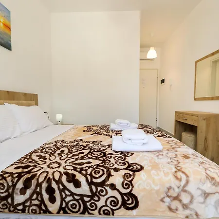 Santorini Residence, Drymades Dhermi アパート *