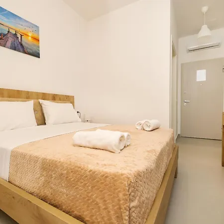 Santorini Residence, Drymades Dhermi アパート