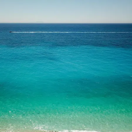 Santorini Residence, Drymades Dhermi *