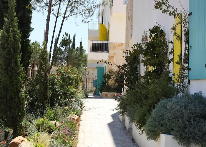 Santorini Residence, Drymades Dhermi * Gjilek