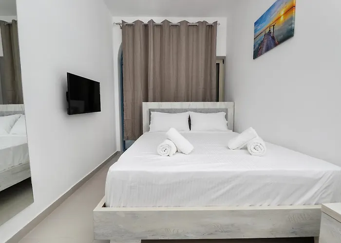 Santorini Residence, Drymades Dhermi *