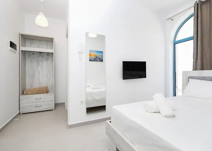 Santorini Residence, Drymades Dhermi * Gjilek